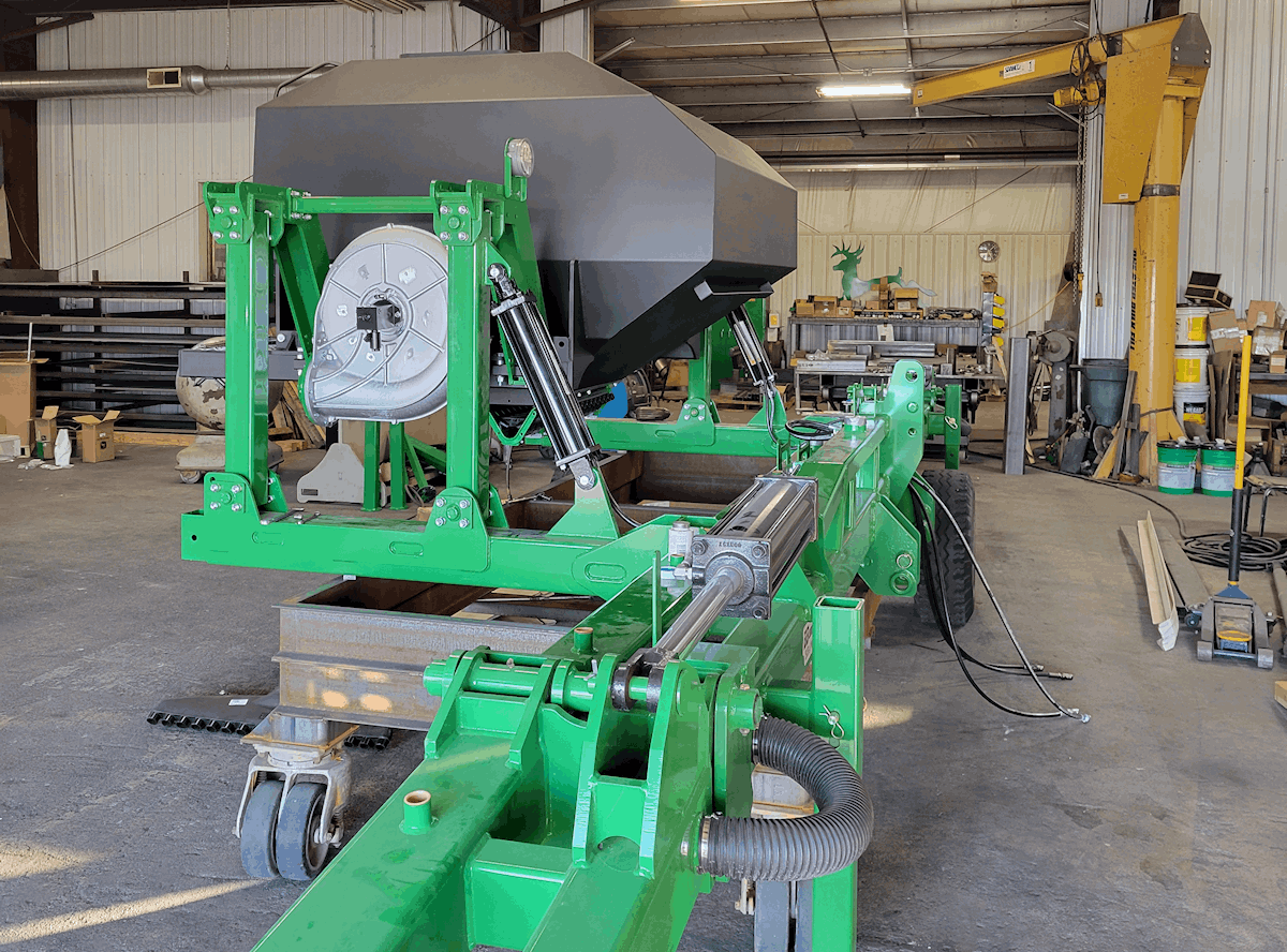 Planter Bar & Steel Tank